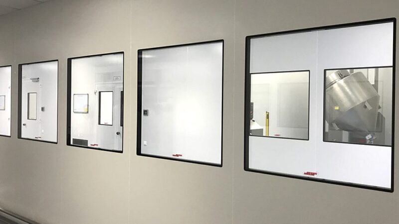 637280d704af2d68529e66e9_pharmaceutical-cleanroom-window-nicomac-1