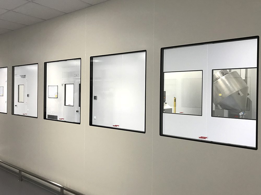 637280d704af2d68529e66e9_pharmaceutical-cleanroom-window-nicomac-1