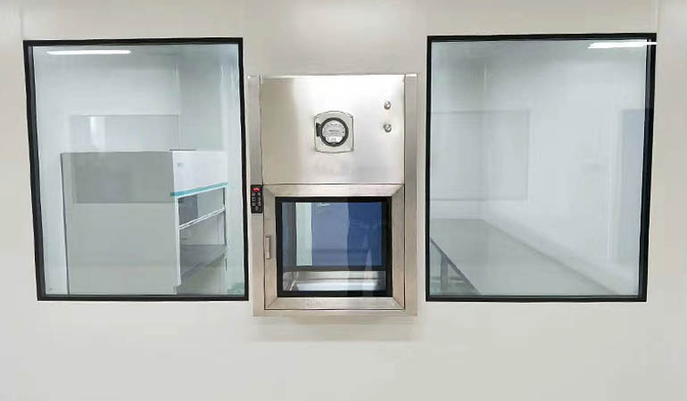 dynamic-pass-through-box-middle-of-the-cleanroom-window